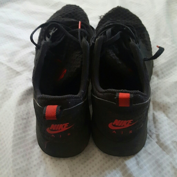 Pair Nike black red air nikes sneakers shoes size6 - Picture 3 of 7